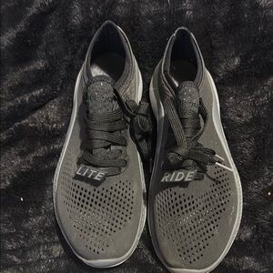 ⚡️2/$35 CROCS Gray LiteRide Athletic Shoes